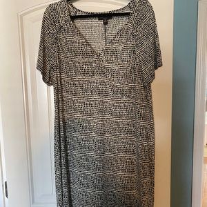 Black and taupe geometric tunic dress